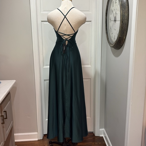 Lulus sz S emerald green long formal/prom/wedding satiny ruffled dress NWT - Picture 6 of 12
